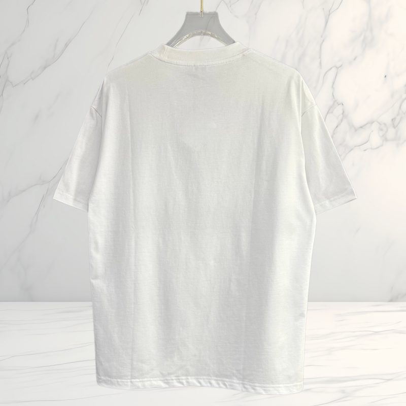 Contemporary Fashion Essentials Made of Luxurious Natural Cotton Material11