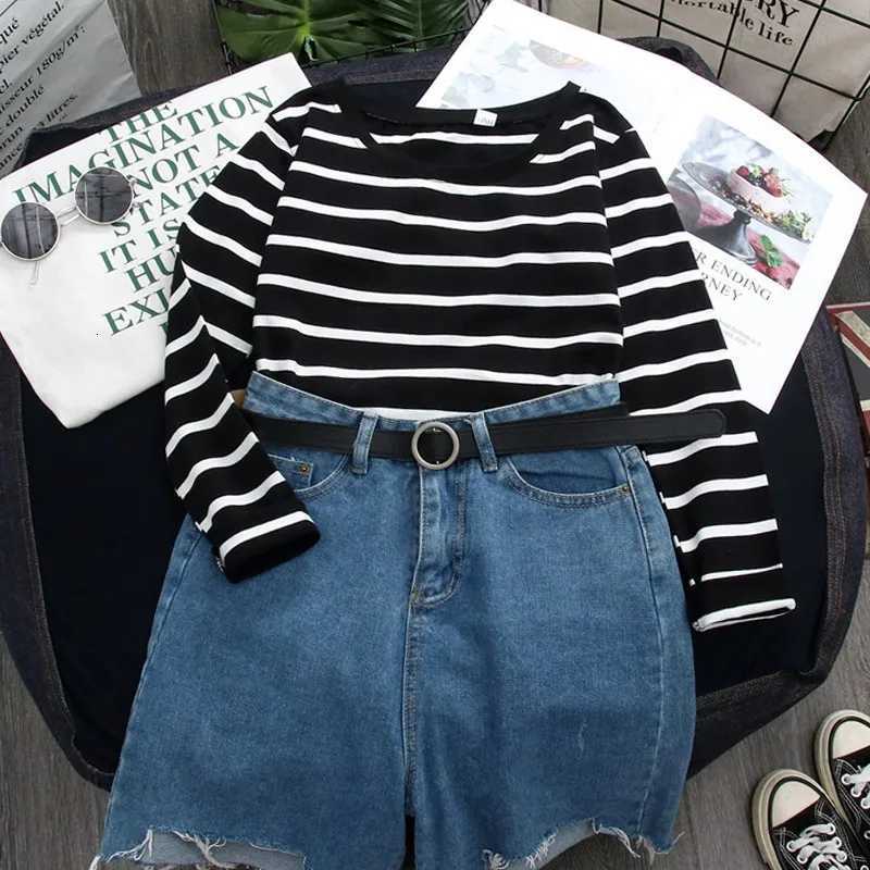 Women Loose Long Sleeve Striped Tee Shirt Spring O-Neck Casual Cotton T-shirt Lady Casual Basic Korean Black White TopsT260317