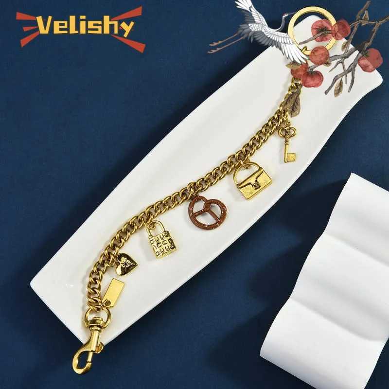 Versatile Biscuit Heart Keychain Bag Charm Pendant For Women Trendy Messenger Bag Hanging Chain Bag Decoration Accessories Gifts H260318 - view 6