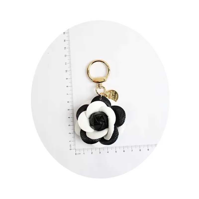Cute Sweet Synthetic PU Leather Rose Camellia Flowers Keychain For Women Trinket Key Chains Ring Car Bag Pendent Charm D467 H260318 - view 5