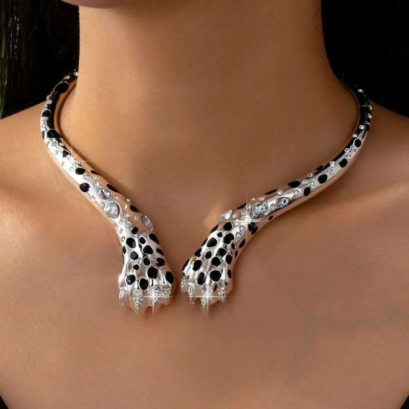 Gold Leopard Print Crystal Necklace Women Men Retro Exaggerated Clavicle Chain Trendy Versatile Daily Gift Jewelry