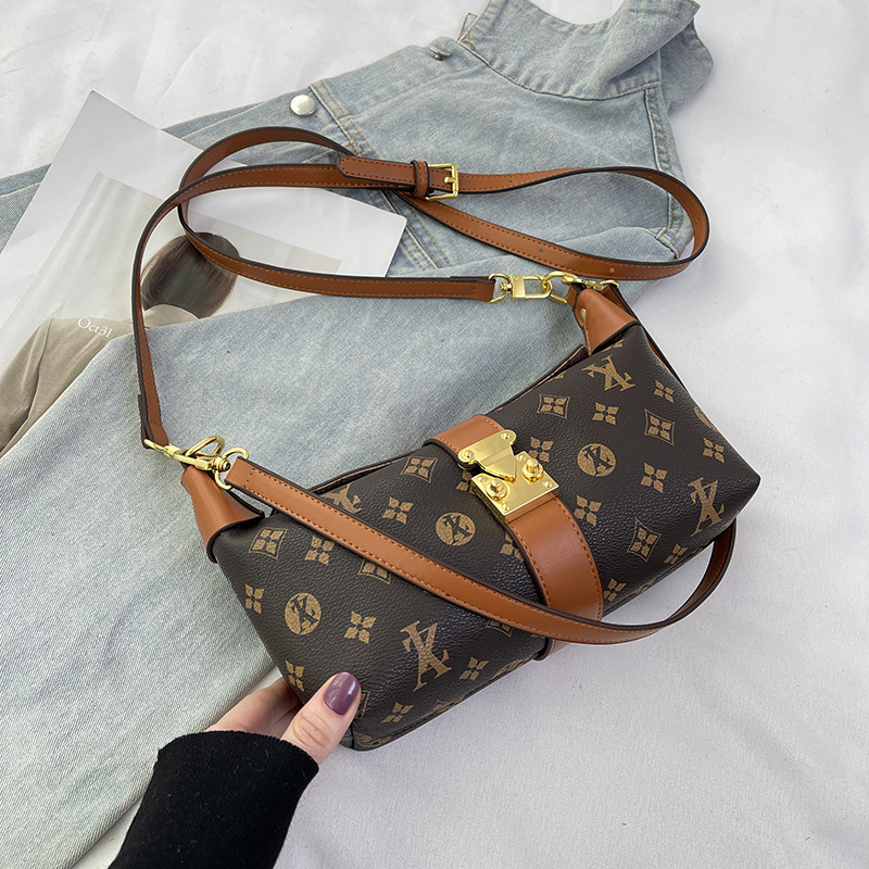 Designer New High Quality Luxury Crossbody Bag Temperament Law Stick Bag Underarm Bag Retro Fashion Versatile Single Shoulder Crossbody Fashionable Ou - view 6