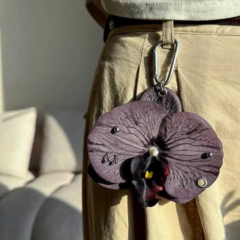Sweet Exquisite Phalaenopsis Orchid Keychain Creative Simulation Flower Pendant Fashion Backpack Hangings Decor Accessories Gift H260318