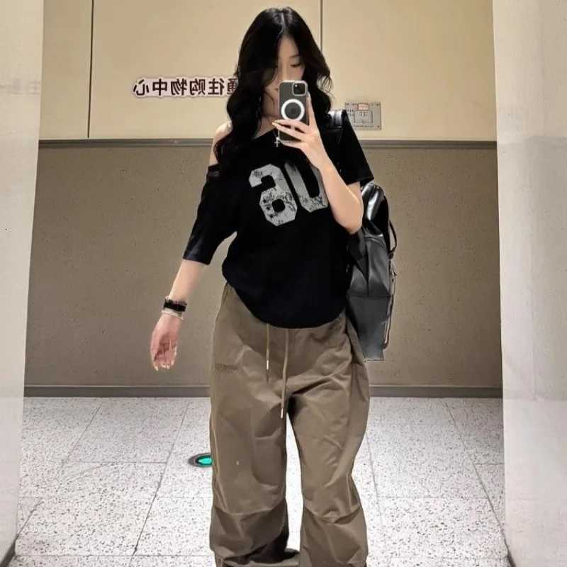 Black Off Shoulder Slant Neck Short Sleeve T-Shirt 2025 Summer Women Sweet Cool Loose Casual Streetwear FashionT260317