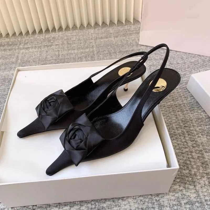 European and American Womens Sexy High-heeled Elegant Party Wedding Shoes Fiable Flower Back Hollow Pointed SandalsXJ260318
