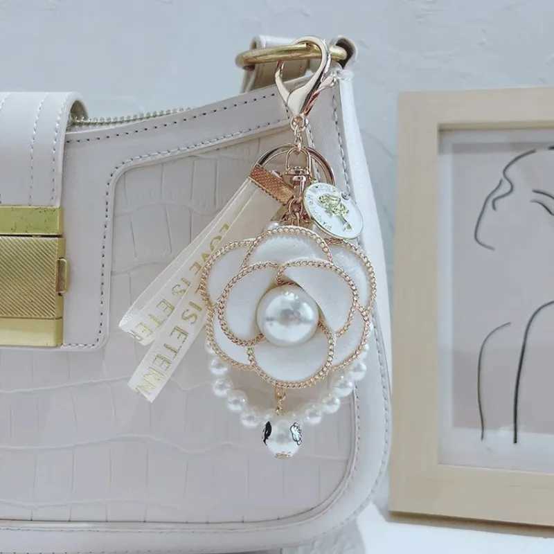 Pearl String Camellia Keychain Fashionable and Personalized Bag Pendant H260318 - view 5