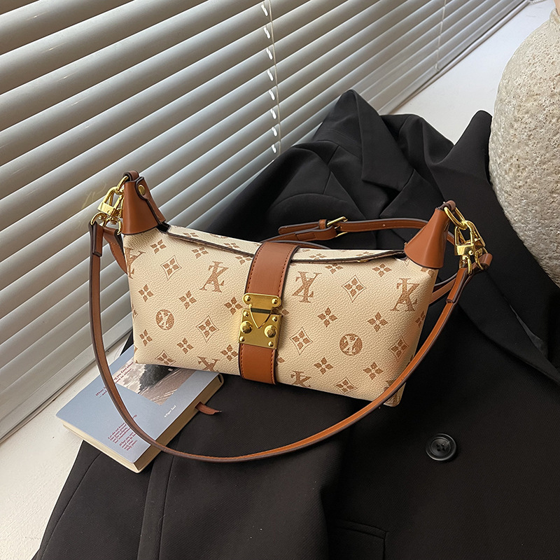 Designer New High Quality Luxury Crossbody Bag Temperament Law Stick Bag Underarm Bag Retro Fashion Versatile Single Shoulder Crossbody Fashionable Ou - view 8