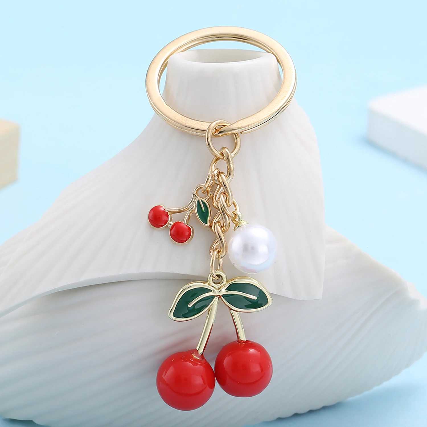 1pc Funky Cherry Keychain Simulation Cherry Design Fashion Car Key Ring With Green Leaves Pendant Women Girls Gift H260318
