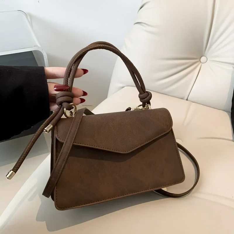 Retro Covered Tote Bag Fashionable Simple Women Handbag Versatile Handbags Shoulder Bag Adjustable Shoulder Strap Crossbody BagZ260317