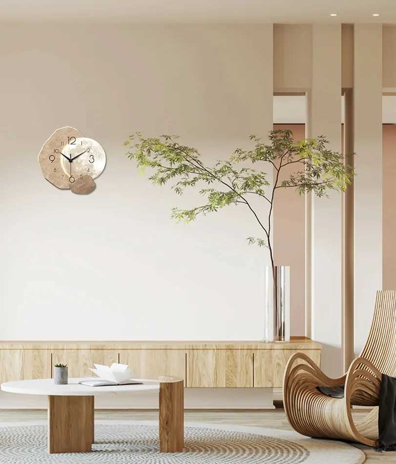 Modern Simple Silent Wall Clock Moon Design - Quartz Movement Wooden Material for Bedroom Living Room or Office Decoration D260318