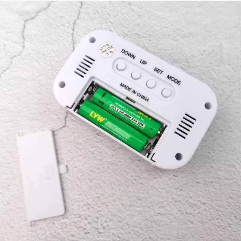 Desk Decorations Multi-functional LED Digital Alarm Clock with Calendar and Time-Display for Bedroom or Office Use D260318