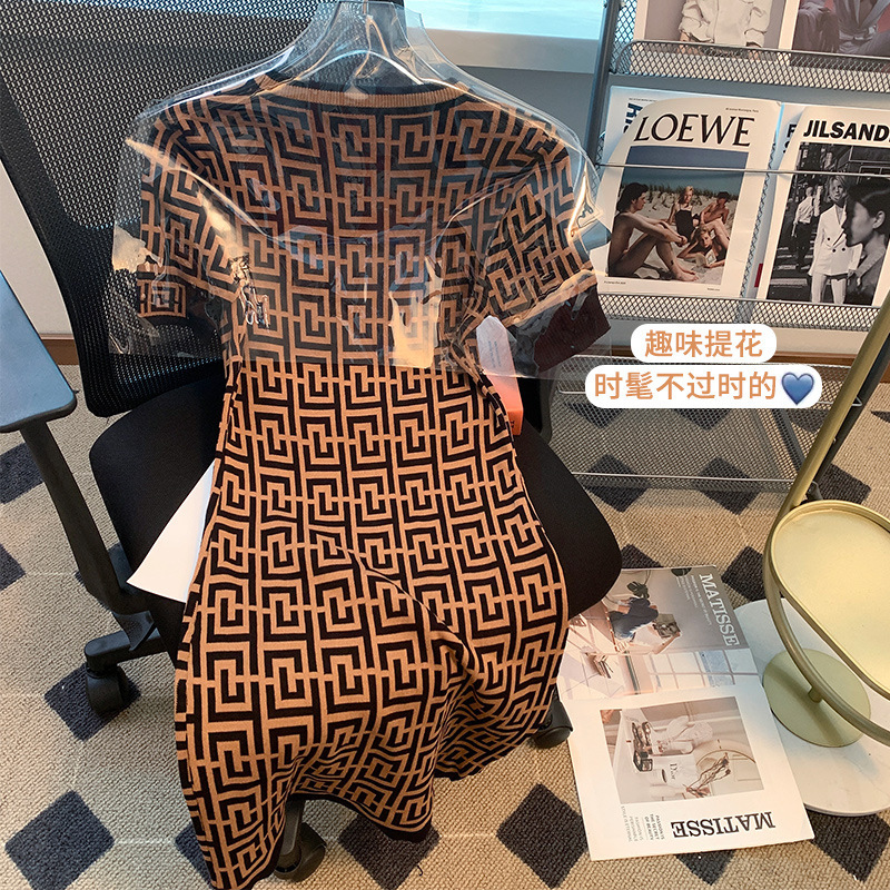 Luxury Brand Designer Clothes Little Style Jacquard Ice Silk Knitted Dress For Women Summer New Korean Version Slim Waist Slimming Bodycon Mid-Length 