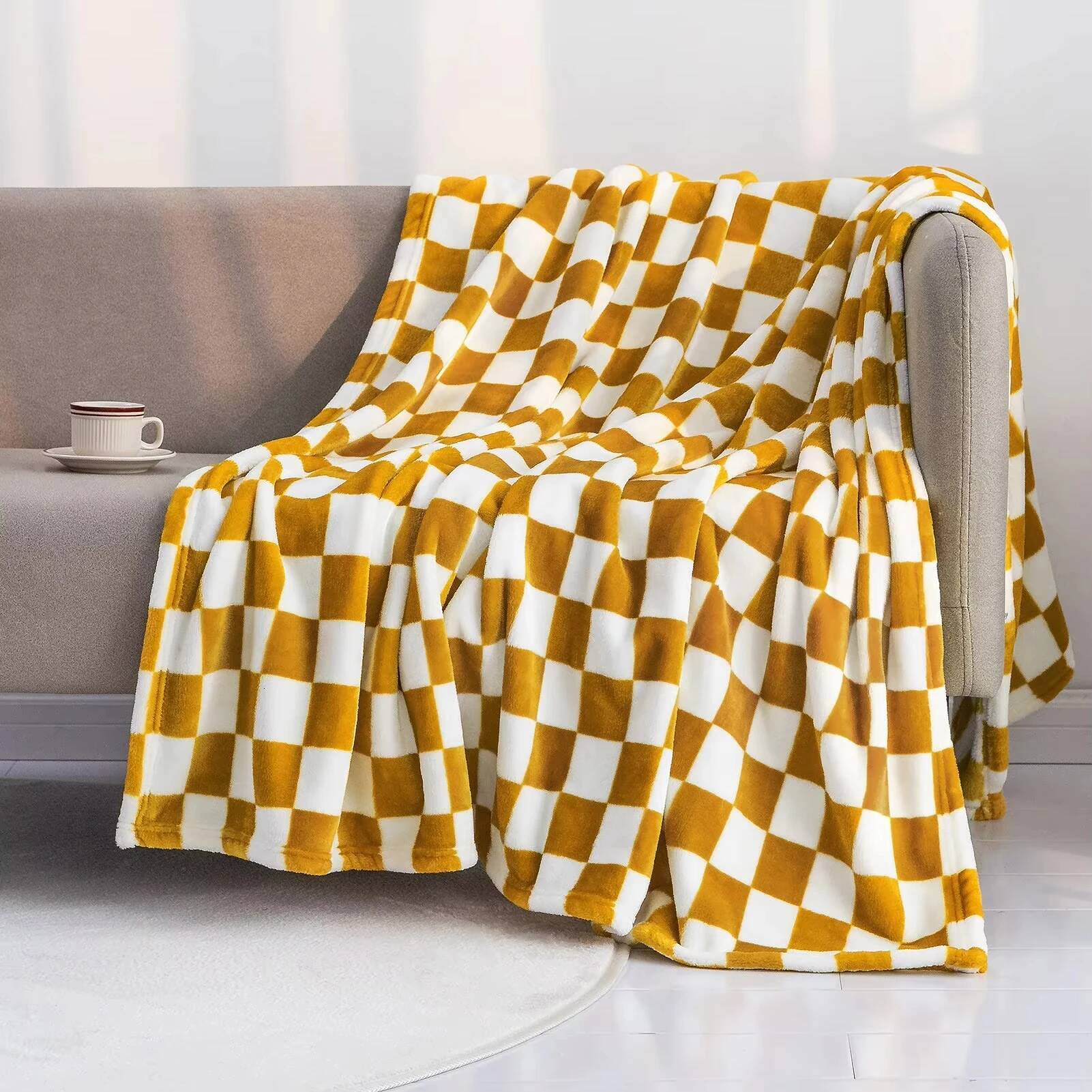 Chic 1pc Checkerboard Flannel Blanket, Retro Geometric & Print Soft Throw for Modern Style Gathering & Home Use Blanket, &