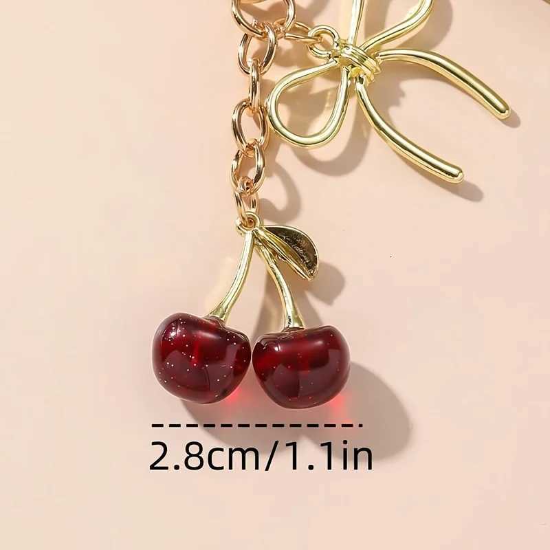 1Pc Fashion Gilded Cherry Keychain - Bow Berries Alloy Charm Elegant Bag Pendant for Women Daily Carry Fashion Jewelry Gift H260318 - view 5