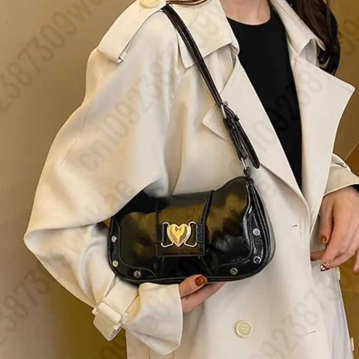 Love Design Armpit Bag Women PU Leather Spicy Girl Underarm Bag Ladies Trendy Shoulder Bag Waterproof Handbag Y2K Messenger BagZ260317