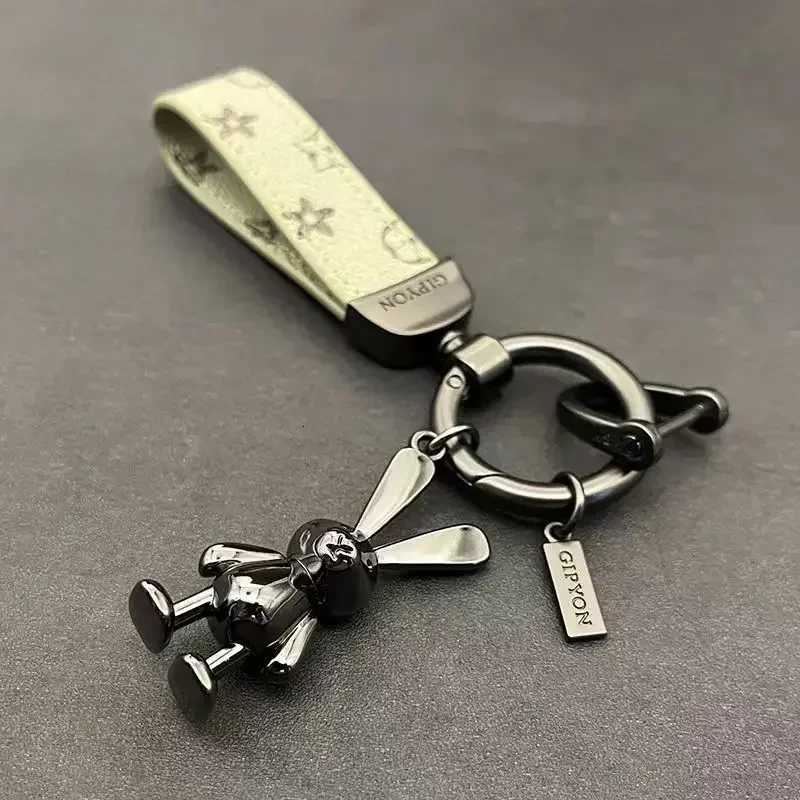 Neutral leather rotating car Continente chain cute Pareja pendant Alta Calidad gift 2025 H2603181 - view 6