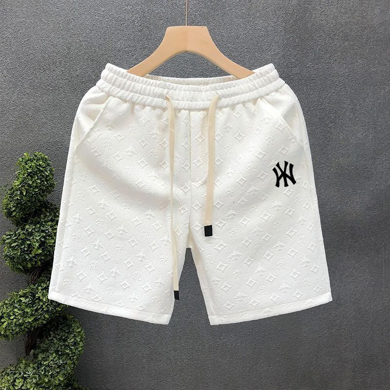 Luxury Brand Designer Casual style white jacquard shorts for men summer trendy brand knee-length shorts 2026 new men half-length pants