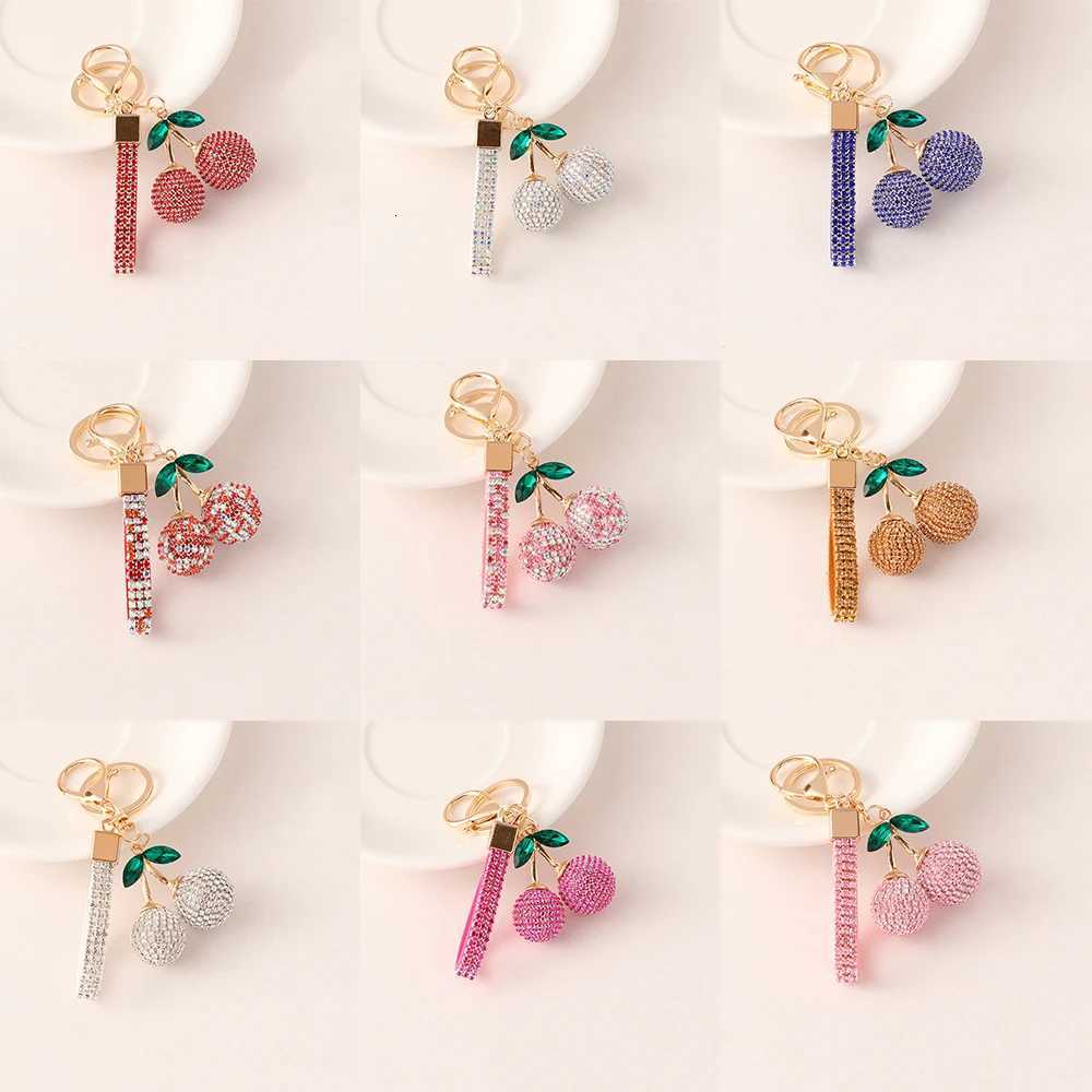 2025 New Cherry KeyChain Claw Chain Craft Full Crystal Rhinestone Womens Luxury Bags Pendant Souvenir Gifts for Family Friend H260318 - view 5