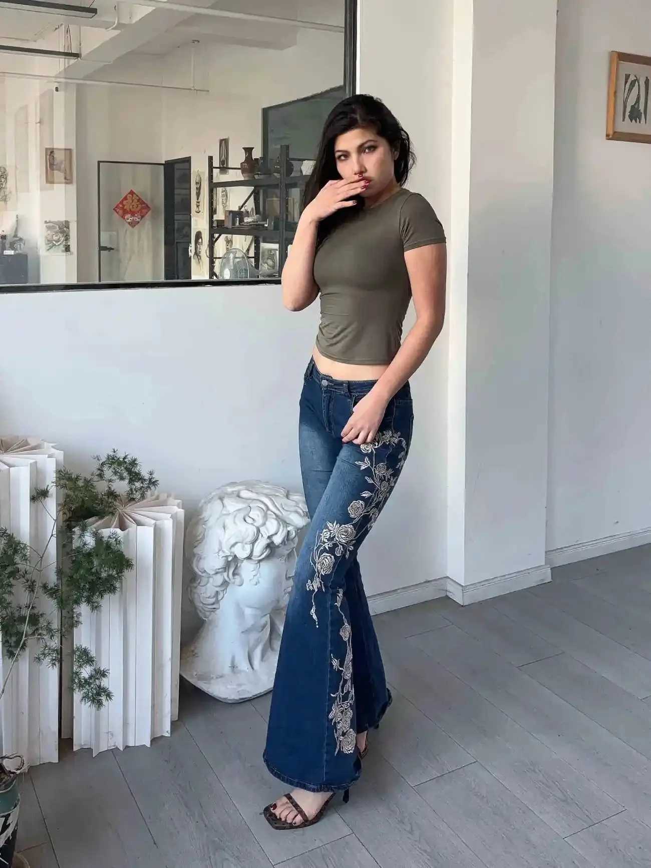 American Style Retro Rose Embroidered Denim Flare Pants Female Summer Versatile Ins Stylish Slim Jeans Daily StreetwearT260317