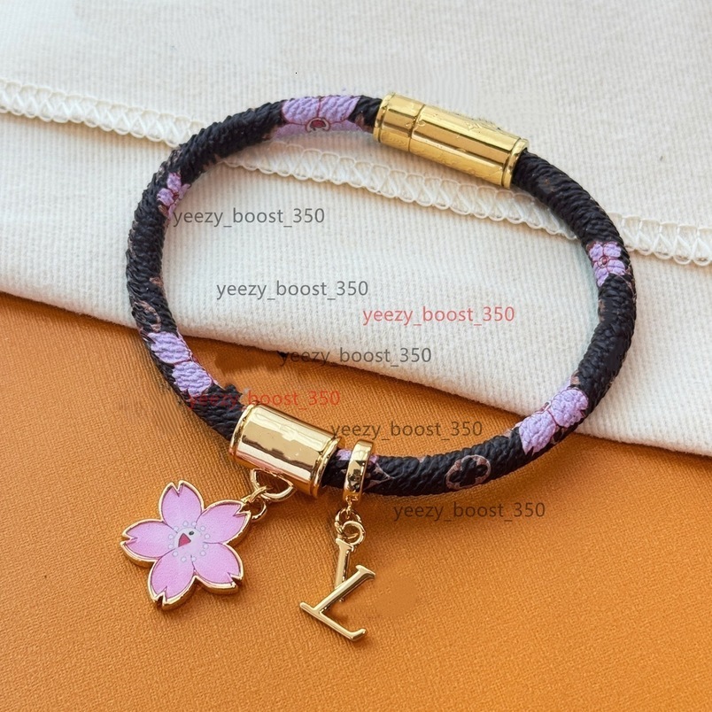 Leather Cherry blossom pendant Bracelet Designer Jewelry Luxury Gold Plated Chain Diamond Bracelets For louis vuittonly lvs lvt louisvuitton lvbracelet Women Men