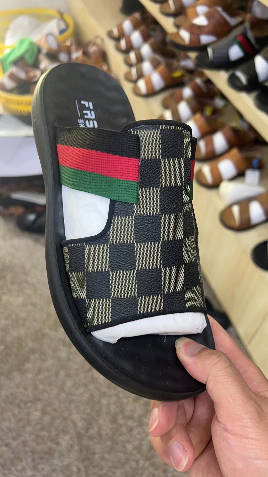 Rolnd Tiger 2026 Luxury Hoe Lrge Size Men' Sndl Cul Men' Summer Bech Shoe Lightweight Wlking Brethble Comfortble