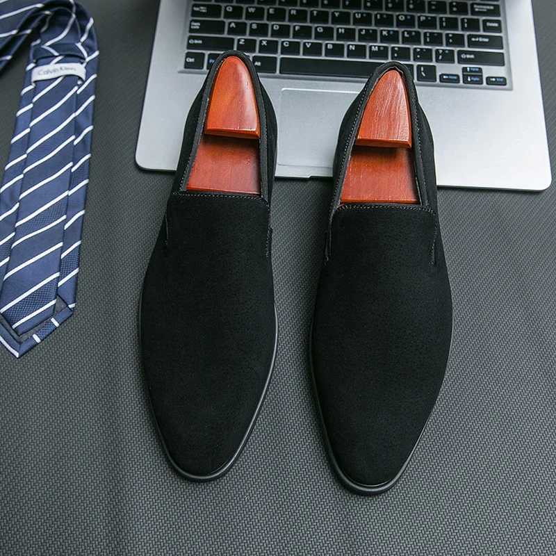 Luxury Brand Mens Suede Red Soled Loafers Black Leather Shoes Men Business Dress Shoes Retro Versatile Tenis Masculino Shoes H260505
