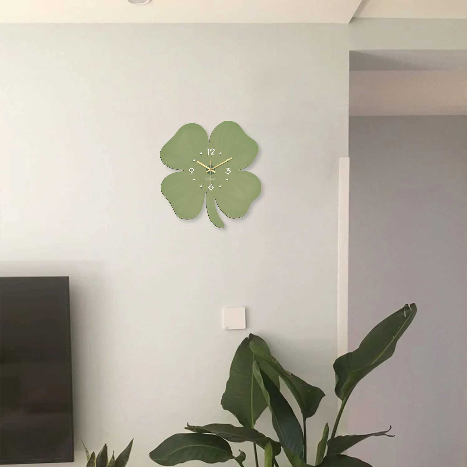 FourLeafC loverC rystalP orcelainW oodenW allC lockL ivingR oomB edroomK itchenH omeD ecorationW allC lockS ilentQ uartzC lockH olidayG ift1 2I nch D2