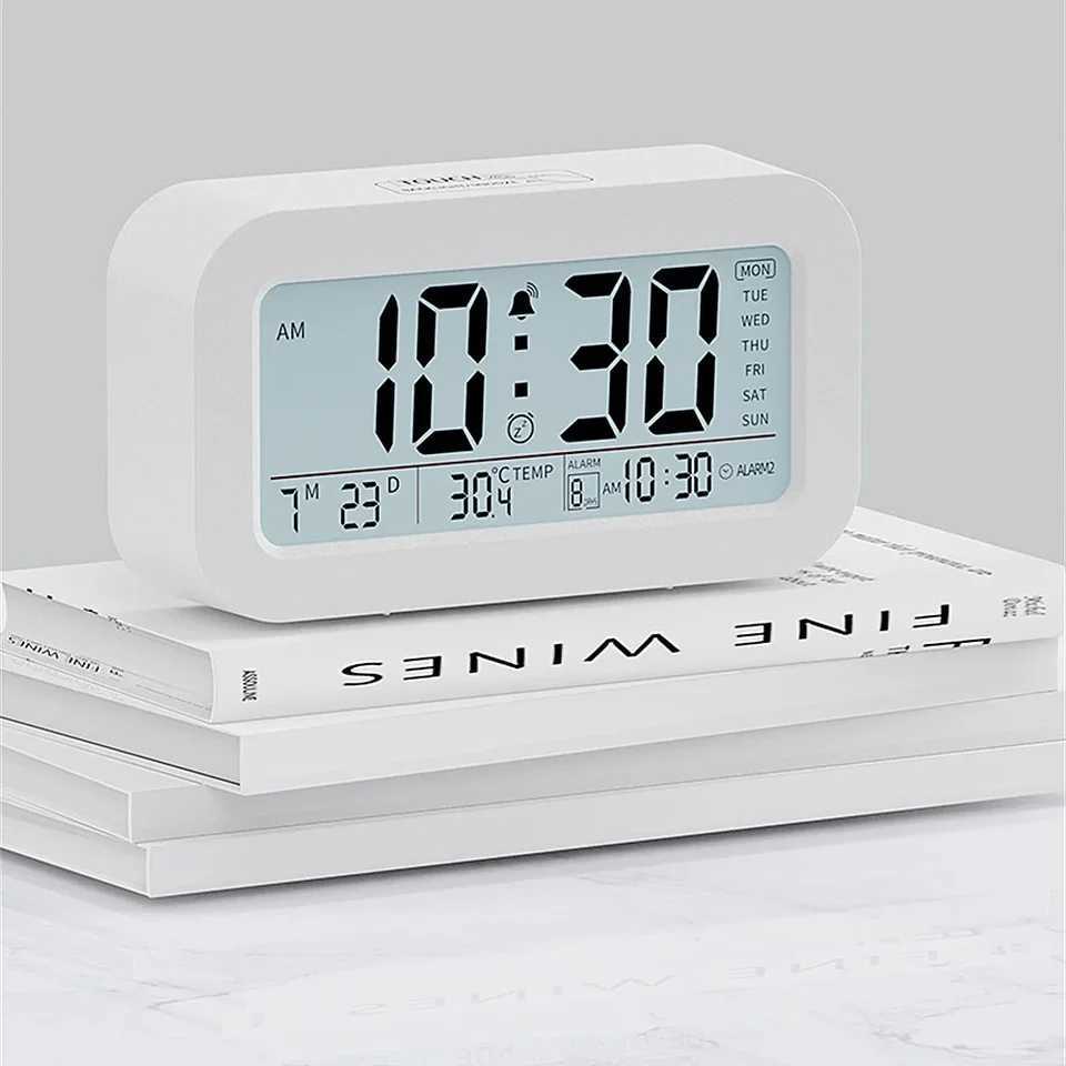 Battery Powered LCD Alarm Clock TEMP Date Week 3 Alarms Backlight Snooze Table Clock Night Vision Function12/24H Digital Clock D260318