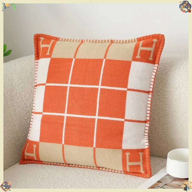 Car throw European and American cover, residential hotel ins wind wool weaving sofa car pillow 26W0318