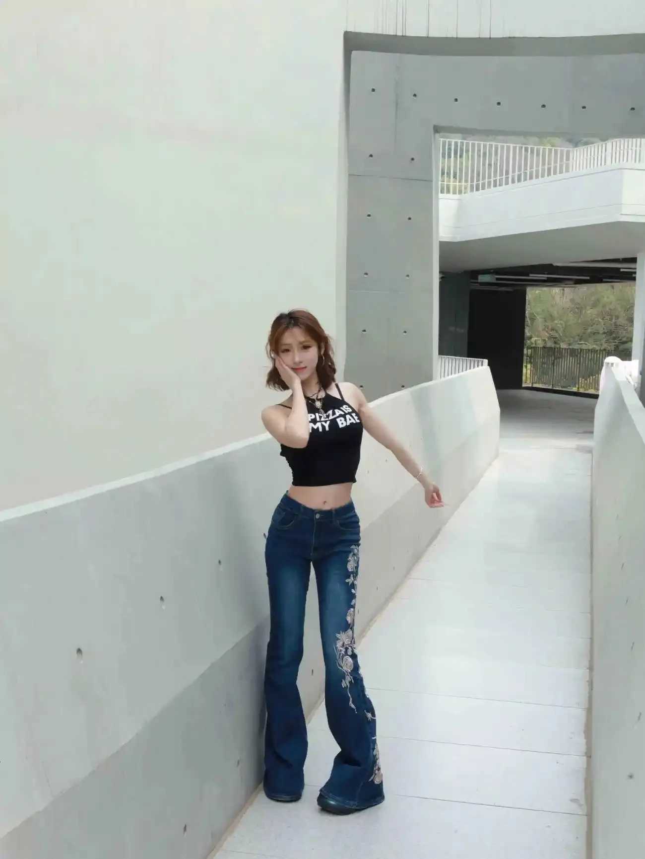 American Style Retro Rose Embroidered Denim Flare Pants Female Summer Versatile Ins Stylish Slim Jeans Daily StreetwearT260317