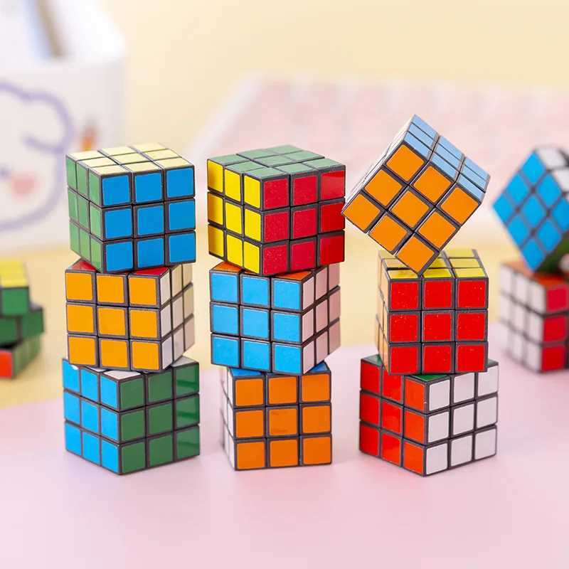 12/24pcs 3cm Mini Magic Cubes Childrens Educational Toys Kindergarten Prizes Kids Birthday Party Gift Bags Pinata Fillers H260314