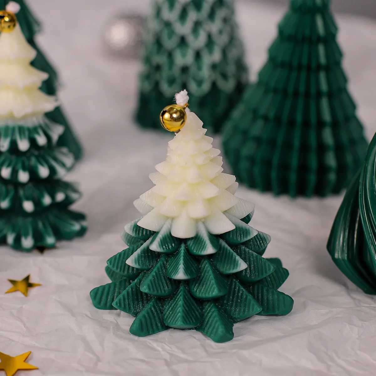 Christmas Tree Soy Wax Candle Handmade Scented Gift for Xmas Holiday Home Decor for Women Men Holiday Present D260318