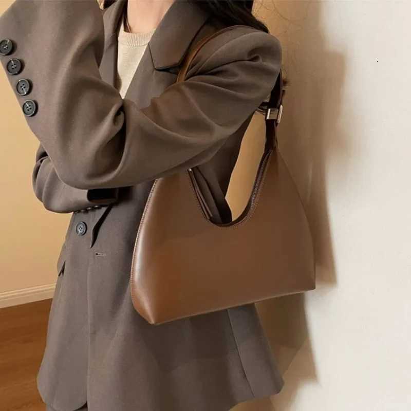 2025 Trend Women Shoulder Bags Solid Color PU Leather Underarm Bags Luxury Lady Armpit Bag Versatile Designer Purses and HandbagZ260317