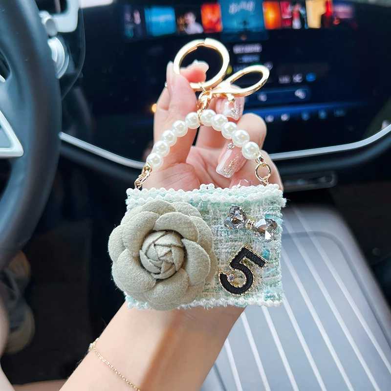 Creative Camellia Fragrant Bag Model Pendant Fashion Fragrant Style Pearl Keychain Bag Pendant H260318 - view 6