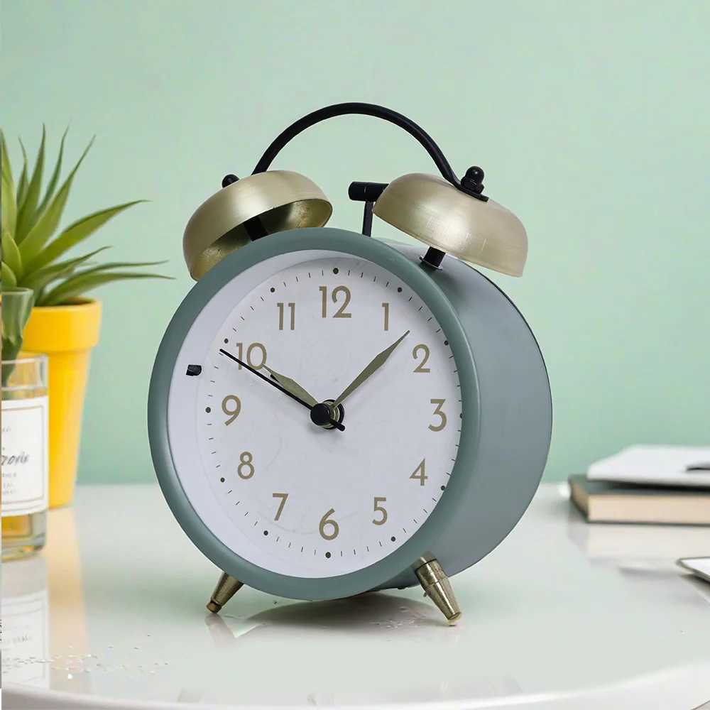 Retro Iron Small Silent Alarm Clock Fashion Desktop Clock with Creative Hands Quartz Nightlight Timer No Battery Included D260318