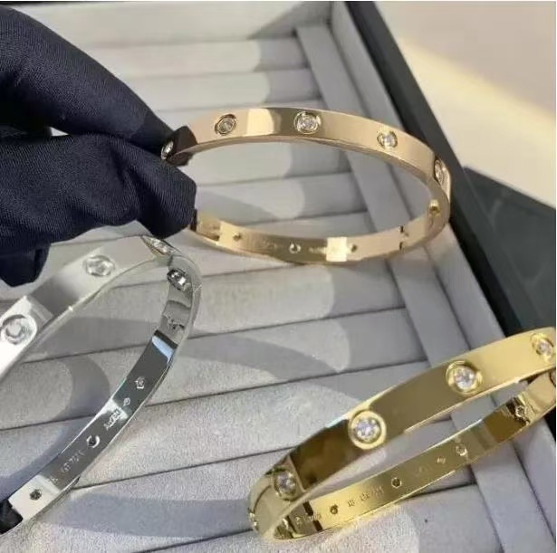 Charm Bracelets Luxuriou for Women Men Jewelry Cuff Stainless Steel Gold Silver Classic Permanent Buckle Couples Bracelet Designer Gift bangle 7d0 ab5
