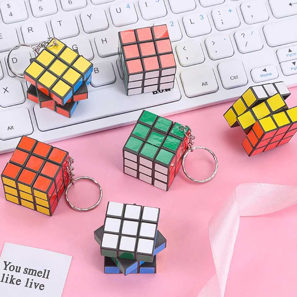 5Pcs 3cm Mini Plastic Magic Cube Puzzle Toy Childrens Birthday Party Carnival Party Gift School Prize H260314