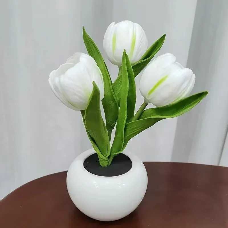 3Tulips Table Lamp LED Simulation Flower Bedside Lamp Bouquet Bedroom Bedside Romantic Atmosphere Birthday Gift Home Decoration H260318