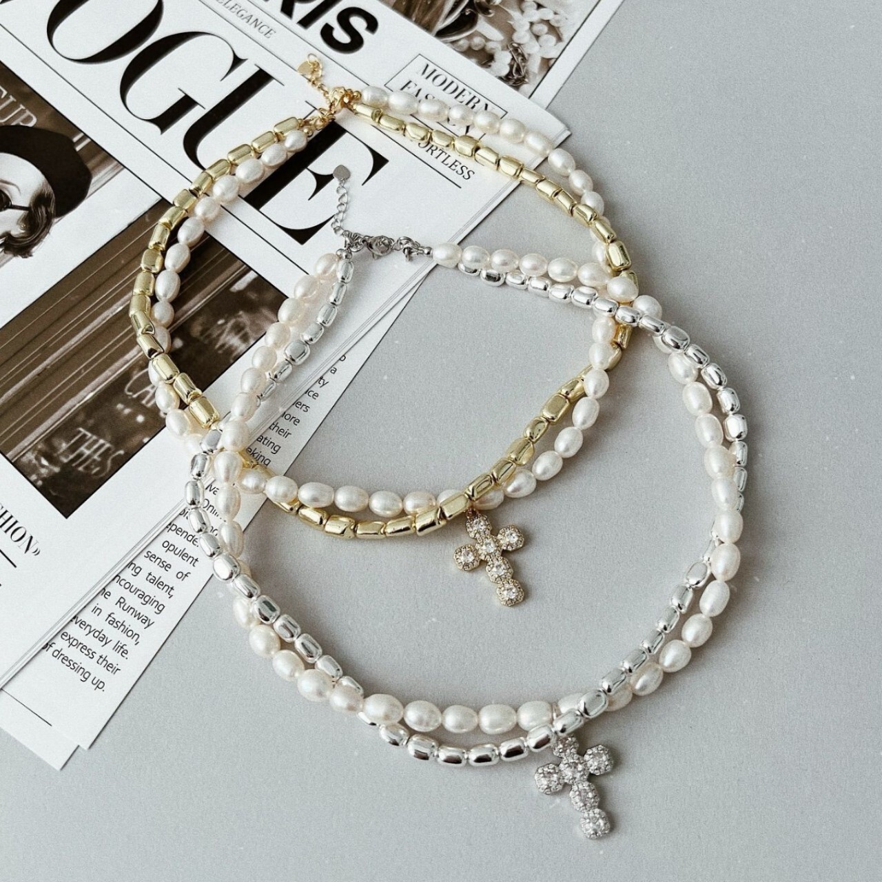Baroque Imitation Pearl Necklace for Women, Niche Light Luxury High-End Sense, Inlaid Diamond Cross Pendant Clavicle Chain