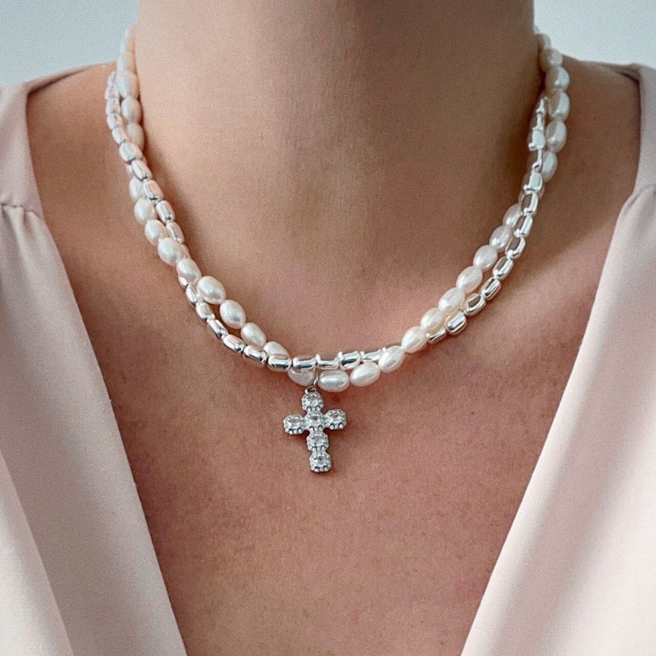 Baroque Imitation Pearl Necklace for Women, Niche Light Luxury High-End Sense, Inlaid Diamond Cross Pendant Clavicle Chain