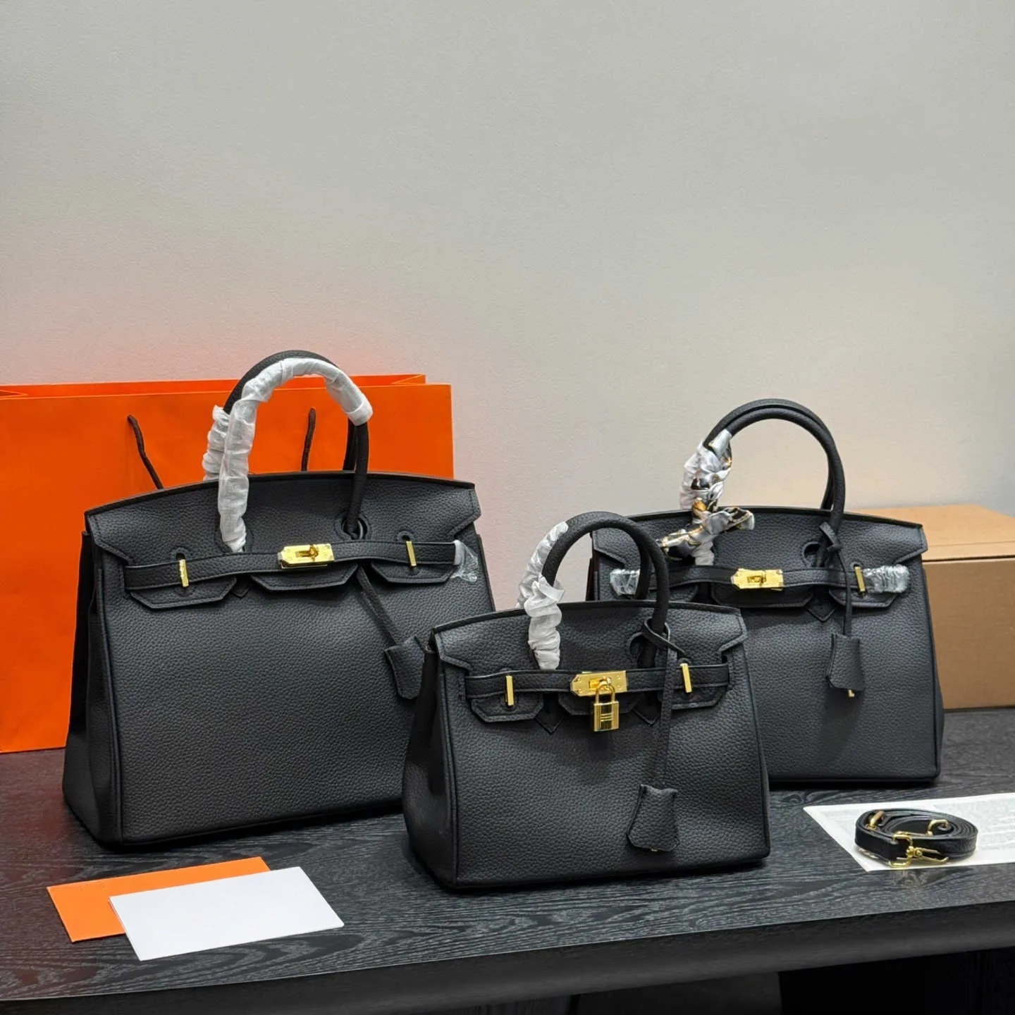 High Quality Grey Handbag Designer Shoulder Bag Womens Alligator Crossbody Bag Leather Classic Handbag with Lock Portable Cowhide Crossbody Bag