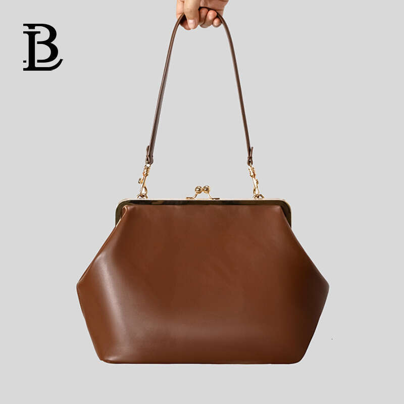 Angel Fashion Large Kiss Lock Clip 2026 Spring Summer New Pink Clutch Same Style Shoulder Bag For Women bagLab