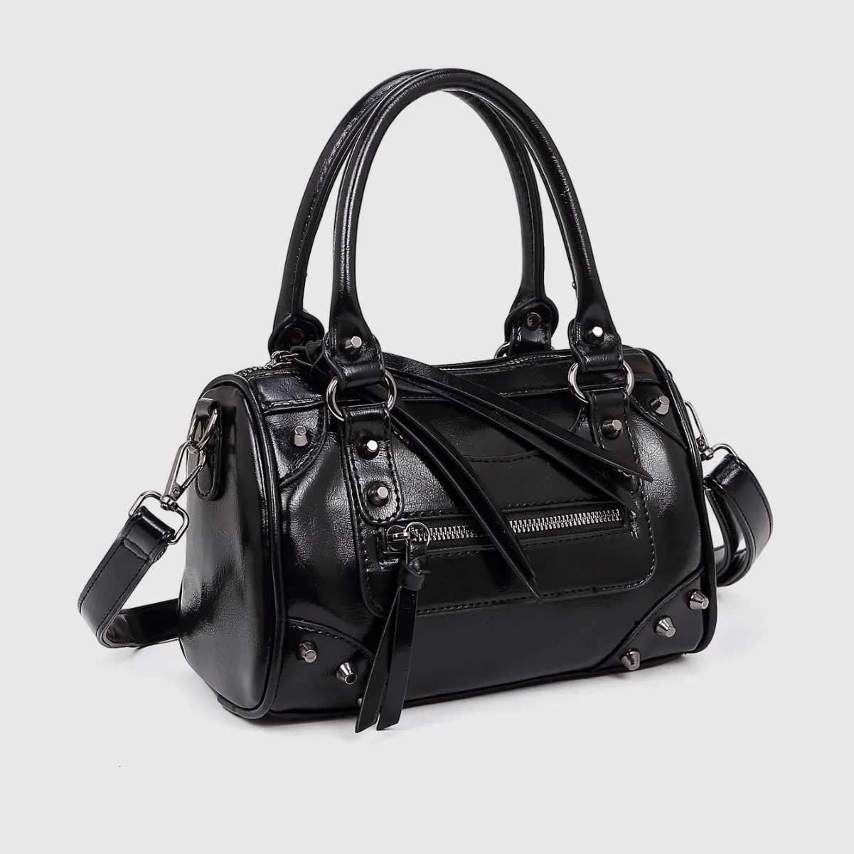 European and American Fashion Rivets Large Capacity Pillow Bag Bowling Motorcycle Handbag Single Shoulder Crossbody Womens BagZ260317