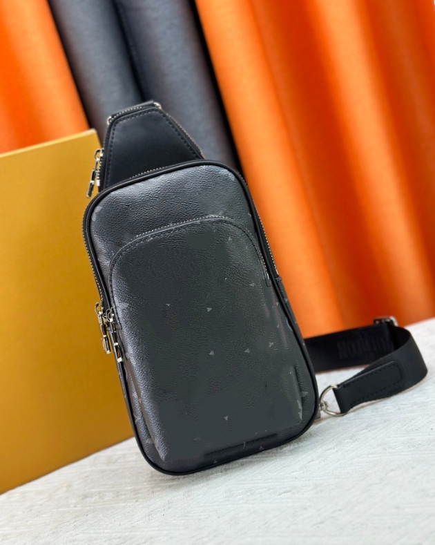 Designer bag Avenue Sling Bag Mens Women Leather Shoulder Bags Man Outdoor Sport Casual Versatile Bum bag Handbag Crossbody bag Waist bag Wallet 47137