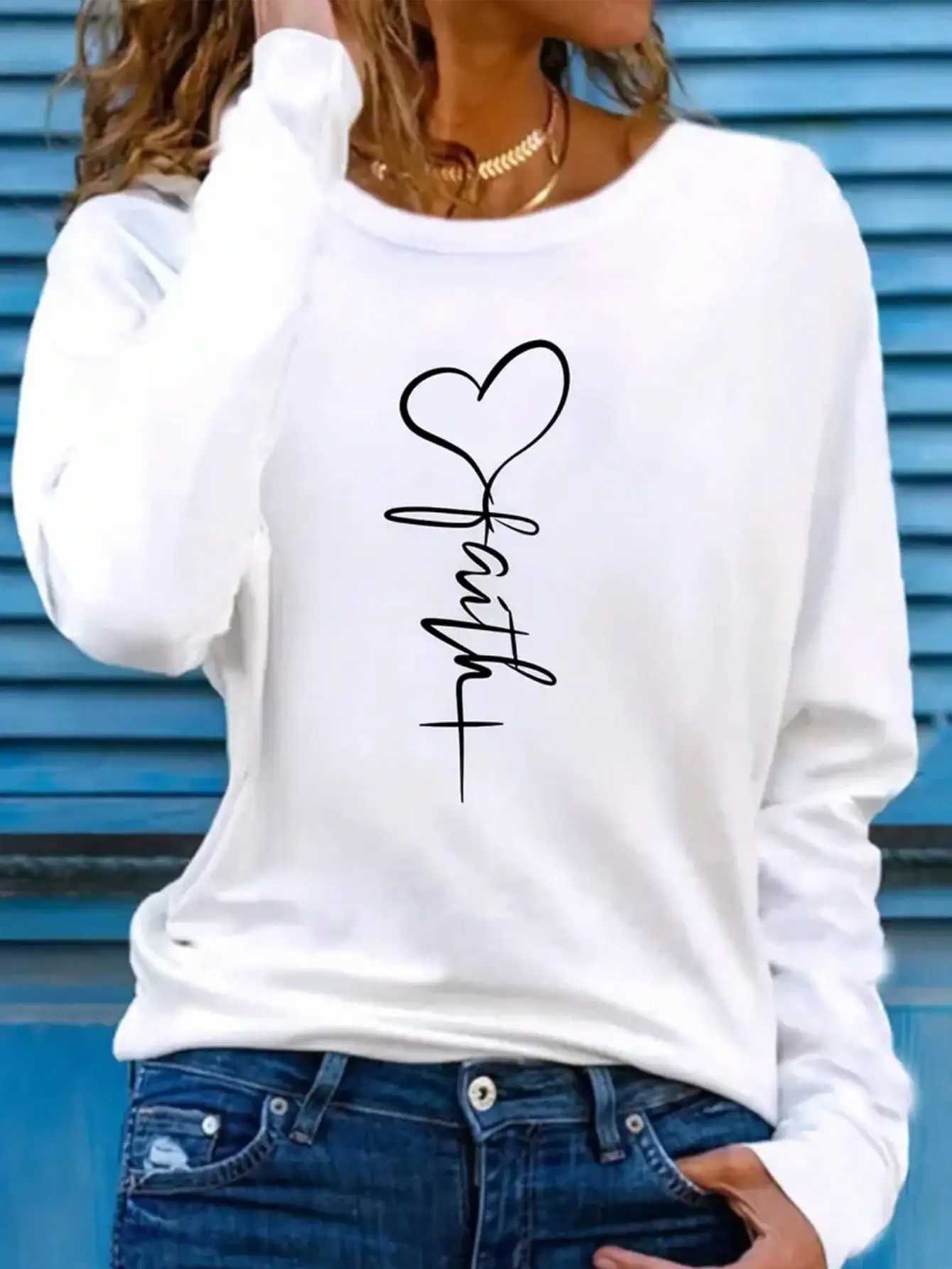 Womens long sleeved loose round neck top elegant solid color polyester knitted T-shirt autumn and winter fashion heart patternT260317