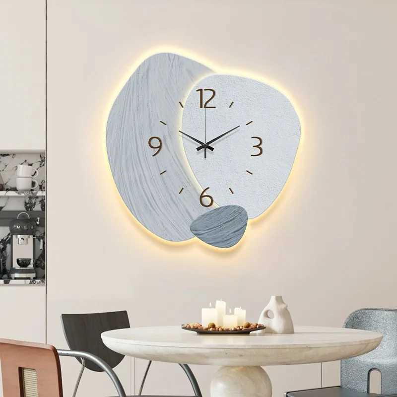 LED Light Wall Clock Luminous Clock Living Room Decorative Irregularly Wall Clock Stylish Silent Hole-Free Wall Quartz Clock D260318