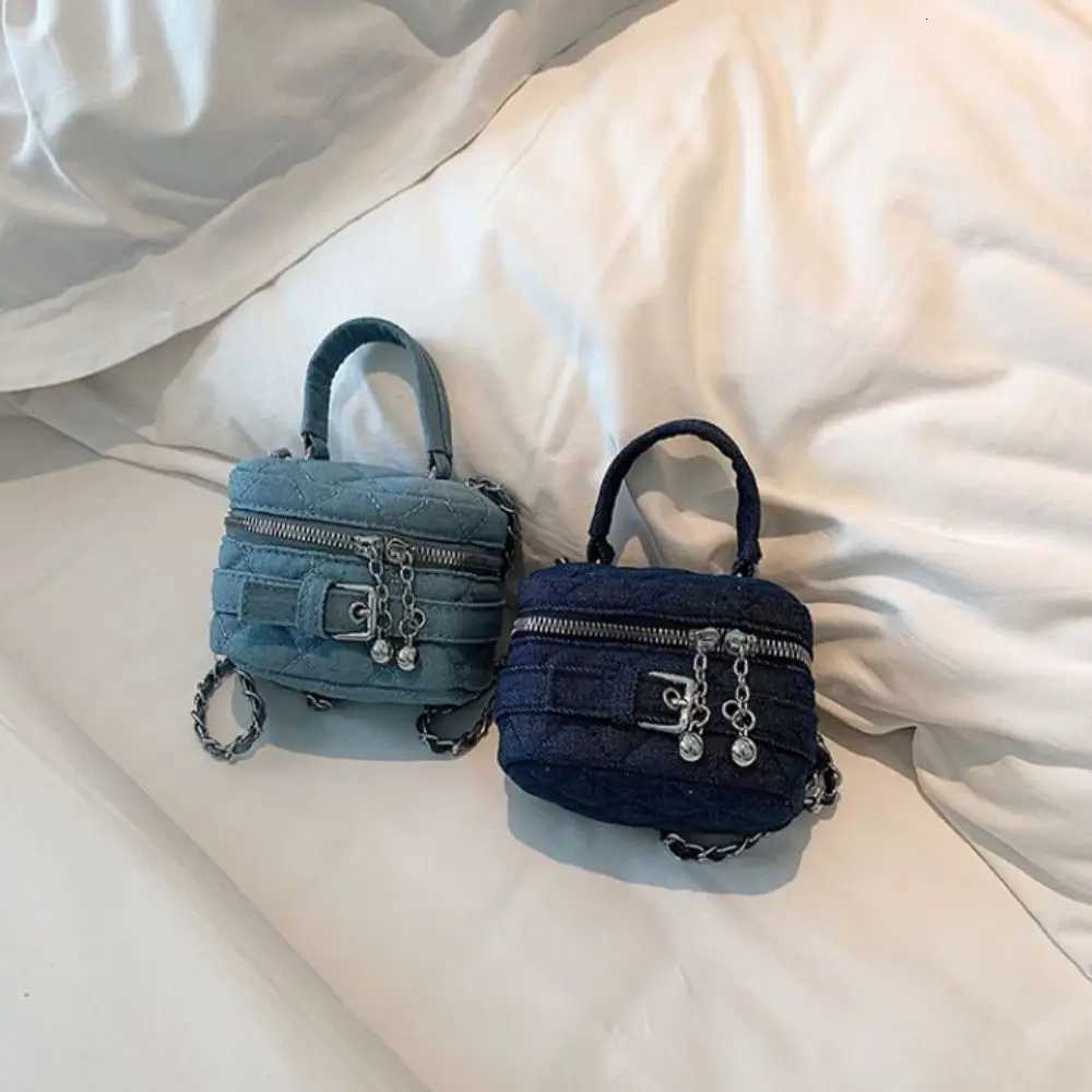 New Large Capacity Bucket Small Bag Portable Denim Lipstick Accessory Bag Blue zipper Denim Chain Bag WomenZ260317