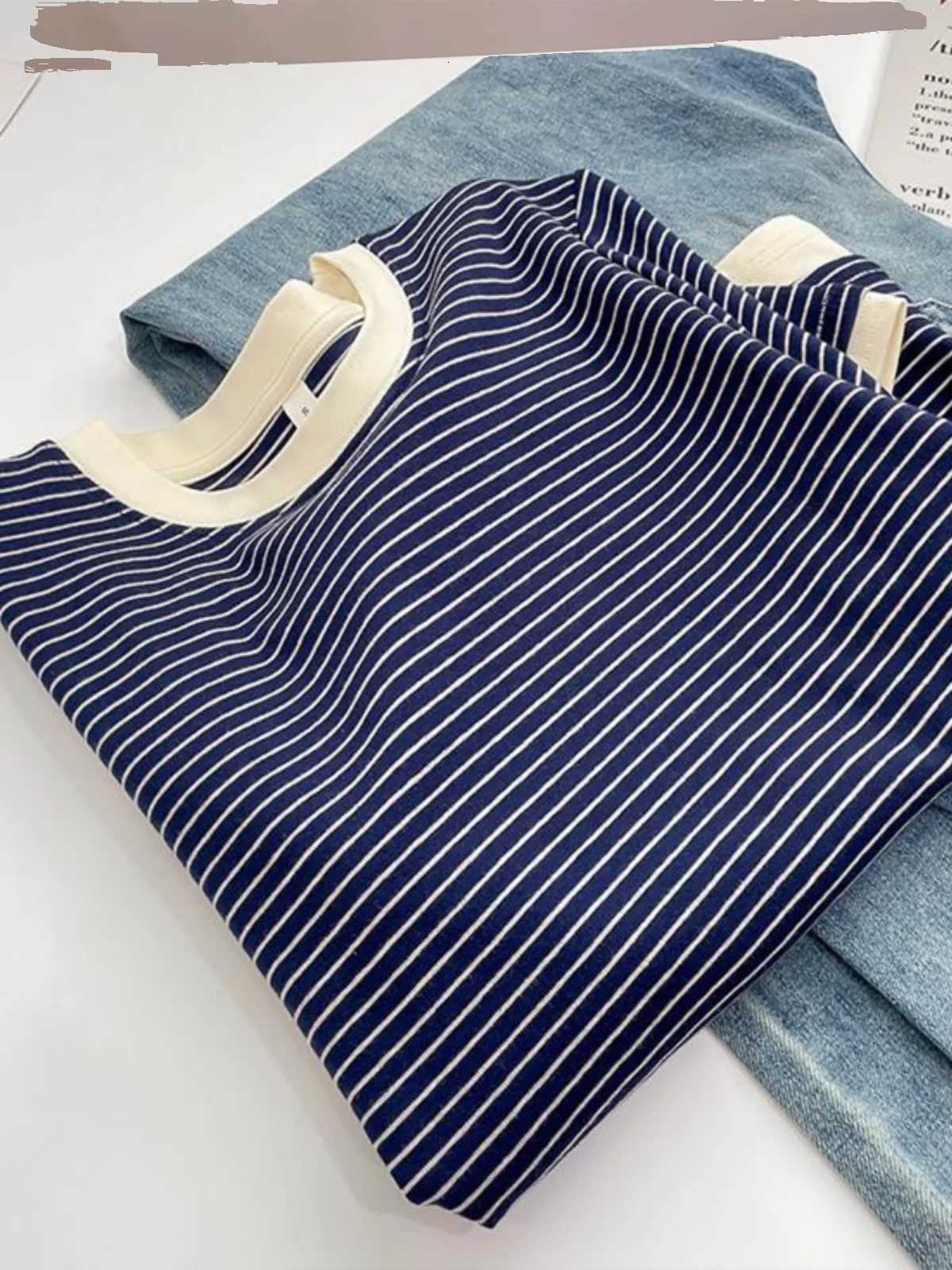 2025 New Womens Loose Fit Stripe ort Sve T-irt Casual Versatile Chic Korean Sle Commute Faion Summer TopT260317