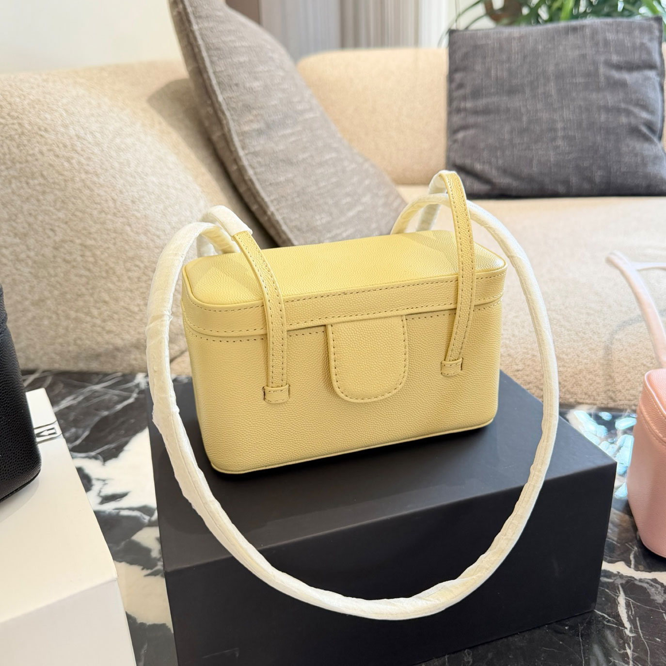 10A Luxury Caviar Patterned Makeup Bag Women's Designer Square Bag Top grain leather Handbag Mini Shoulder Bag Lunch Bag Underarm Bag Makeup Case with Mirror