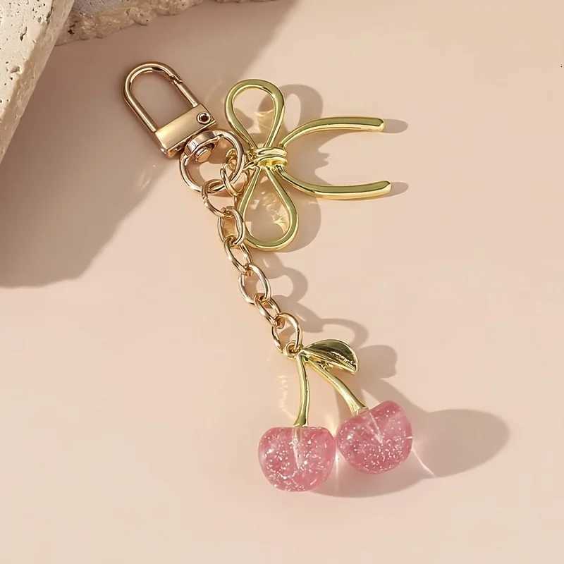 1Pc Fashion Gilded Cherry Keychain - Bow Berries Alloy Charm Elegant Bag Pendant for Women Daily Carry Fashion Jewelry Gift H260318 - view 7